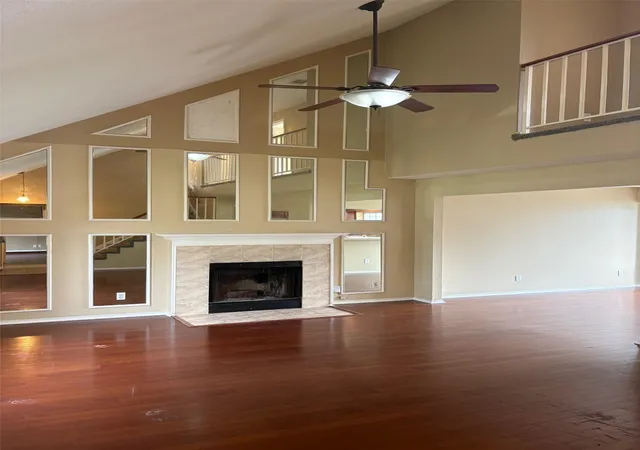 Photo 4 of Single family home for sale at 320 W Williams St, Cedar Hill, TX 75104 | MLS# 21236795 | Listing updated on 2026-10-06
