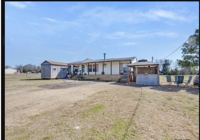 Homes for sale in Saltillo, TX | 865 County Road 3534 Road, Saltillo, TX 75478 | MLS# 21236833