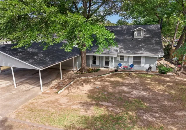 Homes for sale in Tool, TX | 1529 Oak Shore Dr, Tool, TX 75143 | MLS# 21216985
