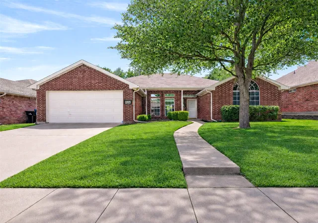 Photo 3 of Single family home for sale at 11305 Ocean Rd, Frisco, TX 75035 | MLS# 21237311 | Listing updated on 2026-10-07