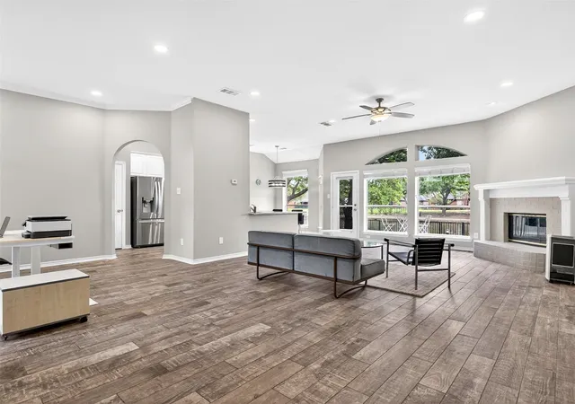 Photo 4 of Single family home for sale at 11305 Ocean Rd, Frisco, TX 75035 | MLS# 21237311 | Listing updated on 2026-10-07