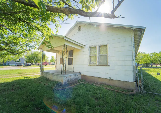 Homes for sale in Breckenridge, TX | 701 N Shelton St, Breckenridge, TX 76424 | MLS# 21237175
