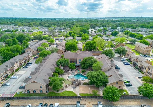 Photo 2 of Condo for sale at 2410 S 2nd St #629, Waco, TX 76706 | MLS# 21231907 | Listing updated on 2026-09-17