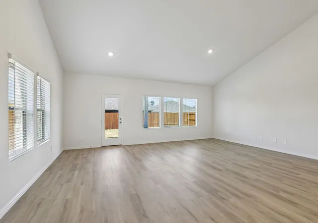 Photo 4 of Single family home for sale at 1555 Coldwater Wy, Crandall, TX 75114 | MLS# 21237293 | Listing updated on 2026-10-06