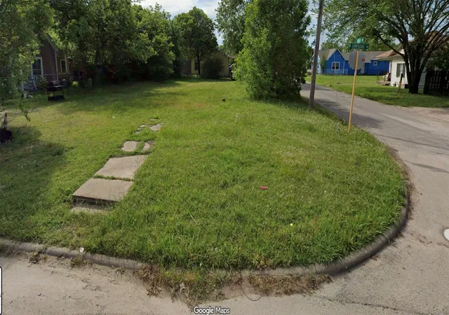 Photo 1 of Land for sale at 403 W Lampasas St, Ennis, TX 75119 | MLS# 21236349 | Listing updated on 2026-08-25