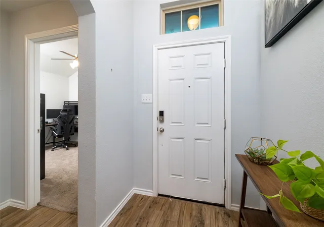 Photo 3 of Single family home for sale at 2525 Silver Fox Trl, Weatherford, TX 76087 | MLS# 21234088 | Listing updated on 2026-07-15