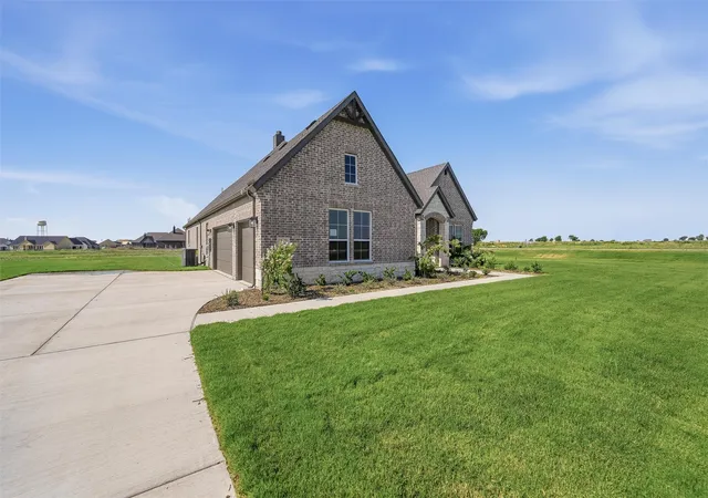 Photo 3 of Single family home for sale at 12421 Hornfels Dr, Krum, TX 76249 | MLS# 21237686 | Listing updated on 2026-10-07