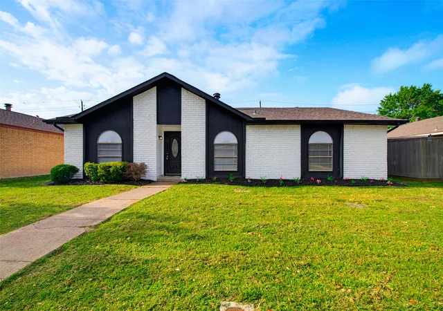 Homes for sale in Rowlett, TX | 8718 Vernon Dr, Rowlett, TX 75088 | MLS# 21222952