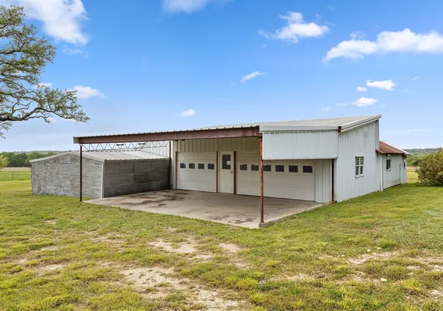 Homes for sale in Clifton, TX | 589 County Road 4150, Clifton, TX 76634 | MLS# 21237805