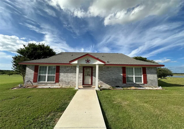 Homes for sale in Comanche, TX | 333 Lake Point, Comanche, TX 76442 | MLS# 21237911