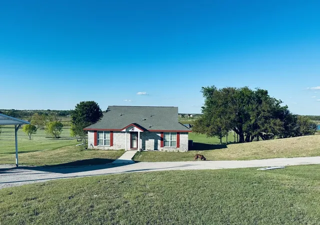Homes for sale in Comanche, TX | 333 Lake Point, Comanche, TX 76442 | MLS# 21237911