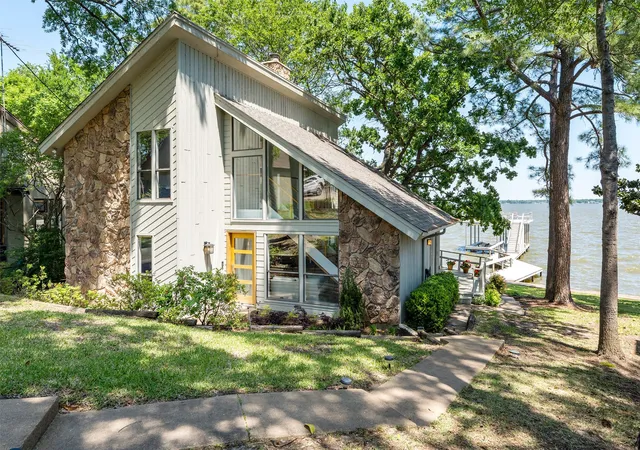 2nd image of 513 Winding Shore Dr, Tool, TX 75143 | MLS# 21237882