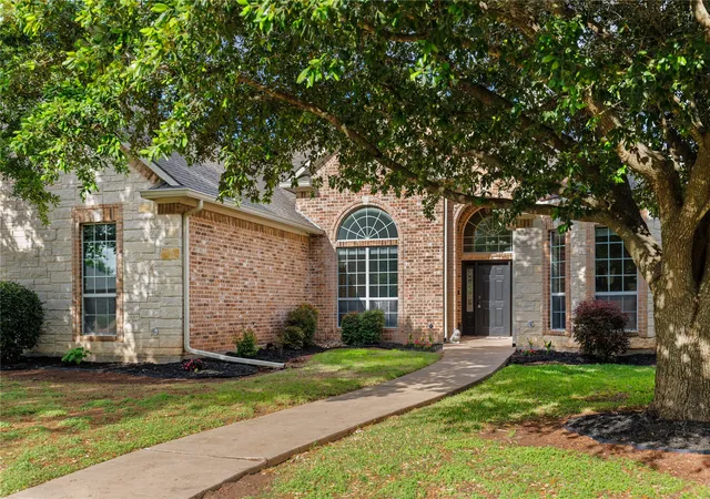 Photo 1 of Single family home for sale at 937 Queen Elizabeth Dr, Mc Gregor, TX 76657 | MLS# 21237832 | Listing updated on 2026-08-18
