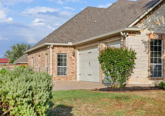 Homes for sale in Mc Gregor, TX | 937 Queen Elizabeth Dr, Mc Gregor, TX 76657 | MLS# 21237832