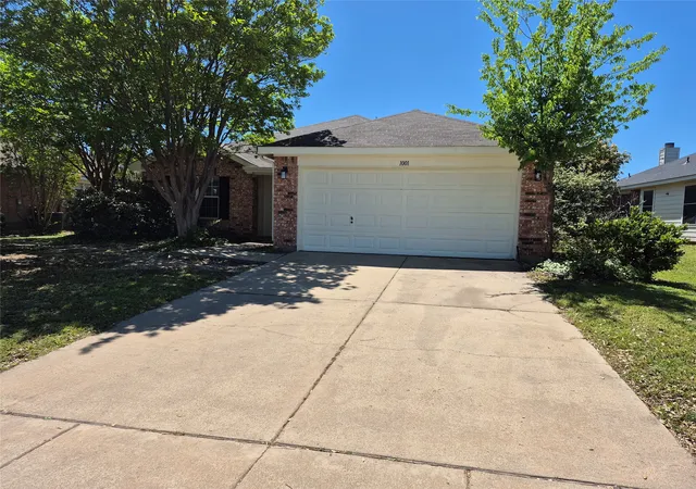 Homes for sale in Burleson, TX | 1001 Rock Springs Dr, Burleson, TX 76028 | MLS# 21217287