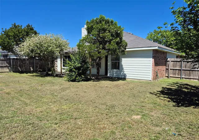 Homes for sale in Burleson, TX | 1001 Rock Springs Dr, Burleson, TX 76028 | MLS# 21217287