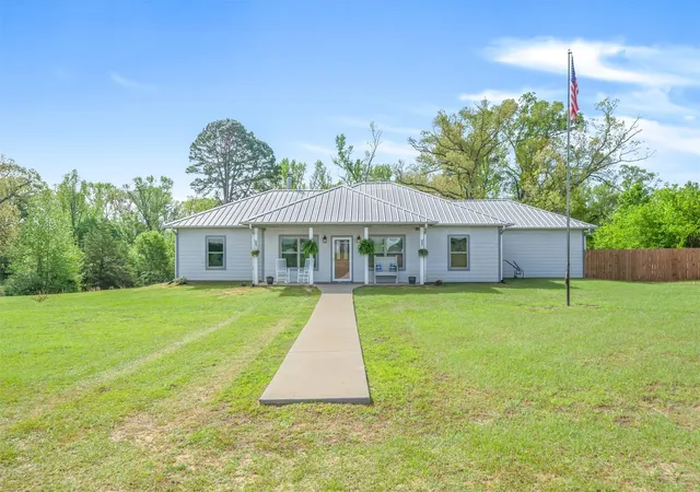 Photo 2 of Single family home for sale at 891 County Road 4740, Winnsboro, TX 75494 | MLS# 21237815 | Listing updated on 2026-09-28
