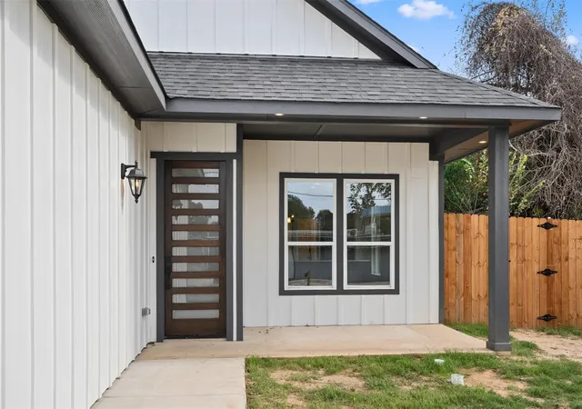 Photo 4 of Single family home for sale at 8025 N Needmore St, Athens, TX 75751 | MLS# 21237960 | Listing updated on 2026-09-23