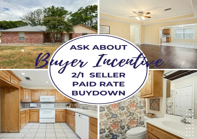 Photo 3 of Single family home for sale at 454 E Fulton St, Van Alstyne, TX 75495 | MLS# 21237982 | Listing updated on 2026-10-07