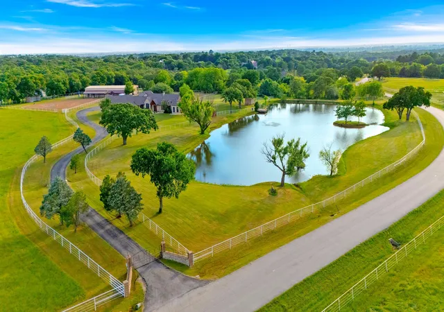 Photo 1 of Single family home for sale at 7583 Mountain View Rd, Aubrey, TX 76227 | MLS# 21237050 | Listing updated on 2026-08-29