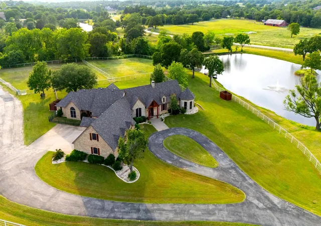 Photo 3 of Single family home for sale at 7583 Mountain View Rd, Aubrey, TX 76227 | MLS# 21237050 | Listing updated on 2026-08-29
