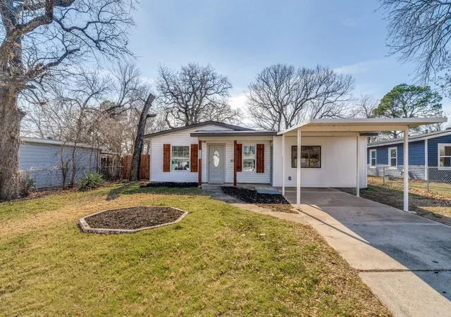Photo 2 of Single family home for sale at 4528 Newman Dr, Haltom City, TX 76117 | MLS# 21237950 | Listing updated on 2026-09-29