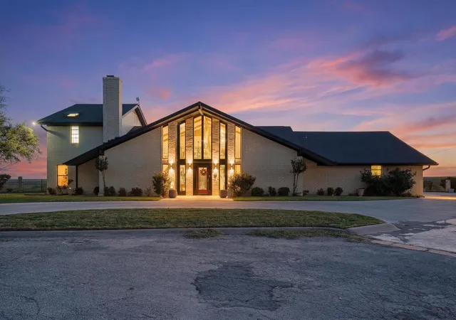 Homes for sale in Coleman, TX | 1505 Hillcrest St, Coleman, TX 76834 | MLS# 21223460
