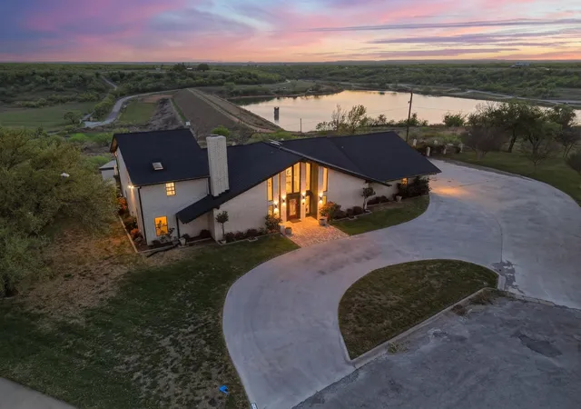 Homes for sale in Coleman, TX | 1505 Hillcrest St, Coleman, TX 76834 | MLS# 21223460