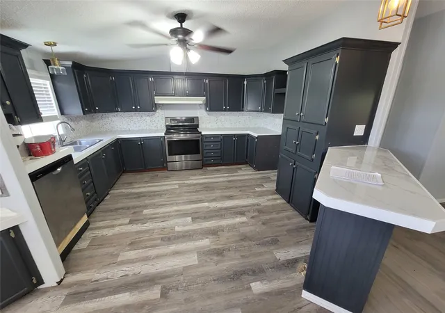 Photo 2 of Manufactured home for sale at 902 Devil's River Dr, Granbury, TX 76048 | MLS# 21238222 | Listing updated on 2026-07-04