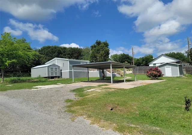 Photo 3 of Manufactured home for sale at 902 Devil'S River Dr, Granbury, TX 76048 | MLS# 21238222 | Listing updated on 2026-07-04