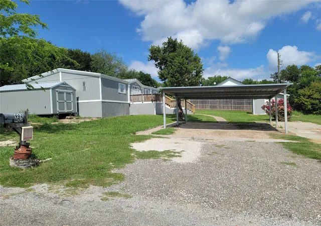 Photo 4 of Manufactured home for sale at 902 Devil'S River Dr, Granbury, TX 76048 | MLS# 21238222 | Listing updated on 2026-07-04