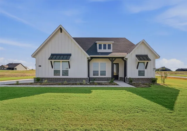 Photo 2 of Single family home for sale at 139 Big Sky Rd, Decatur, TX 76234 | MLS# 21238229 | Listing updated on 2026-09-30