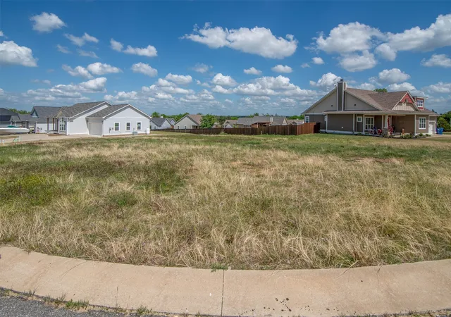 Homes for sale in Pottsboro, TX | 11 Willow Tree Ln, Pottsboro, TX 75076 | MLS# 21237775