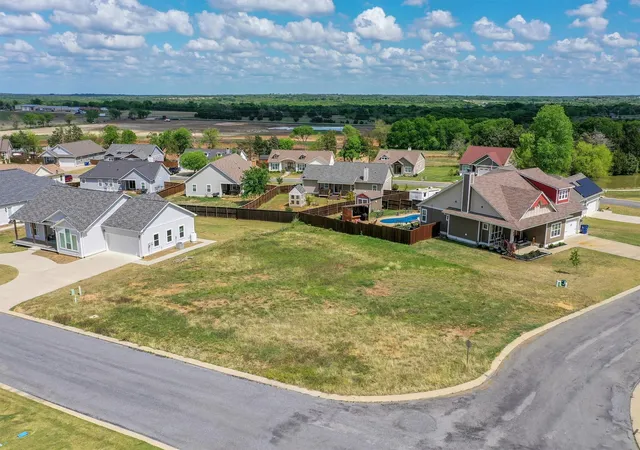 Homes for sale in Pottsboro, TX | 11 Willow Tree Ln, Pottsboro, TX 75076 | MLS# 21237775