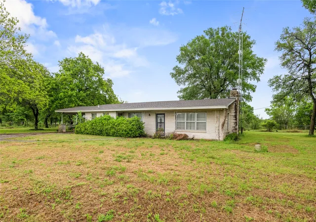Homes for sale in Bellmead, TX | 1000 Mcdonald Ln, Bellmead, TX 76705 | MLS# 21236429