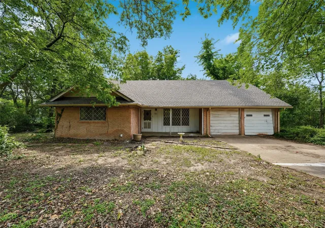 Homes for sale in Woodway, TX | 726 Gaywood Dr, Woodway, TX 76712 | MLS# 21238305