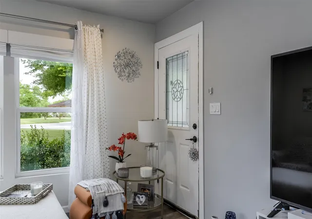 Photo 3 of Single family home for sale at 108 Westvue St, Terrell, TX 75160 | MLS# 21237187 | Listing updated on 2026-09-19