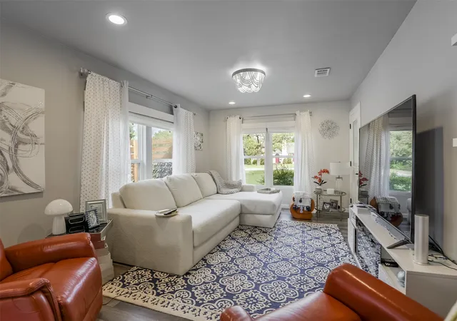 Photo 3 of Single family home for sale at 108 Westvue St, Terrell, TX 75160 | MLS# 21237187 | Listing updated on 2026-09-19