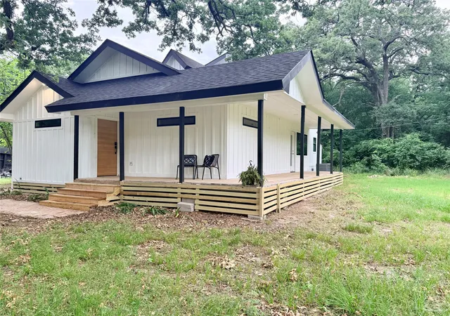 Homes for sale in Point, TX | 250 Skyview, Point, TX 75472 | MLS# 21238658