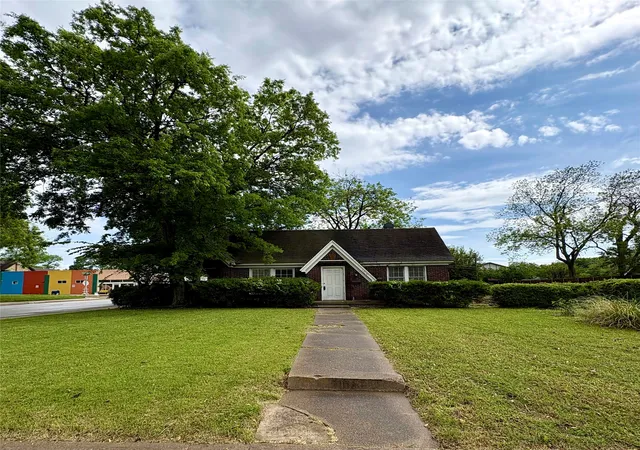 Photo 1 of Single family home for sale at 5646 Monticello Ave, Dallas, TX 75206 | MLS# 21220579 | Listing updated on 2026-08-28