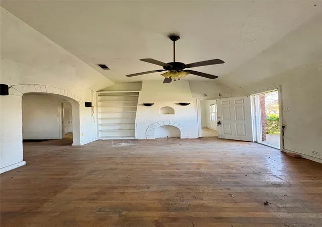 Photo 4 of Single family home for sale at 5646 Monticello Ave, Dallas, TX 75206 | MLS# 21220579 | Listing updated on 2026-09-27