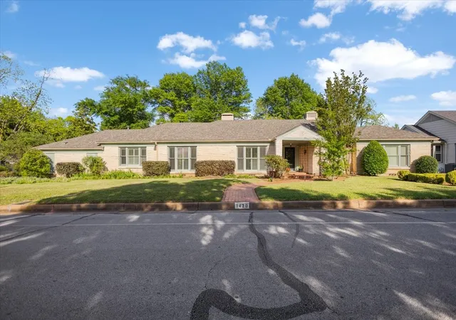 Photo 2 of Single family home for sale at 1420 S Donnybrook Ave, Tyler, TX 75701 | MLS# 21235966 | Listing updated on 2026-07-11