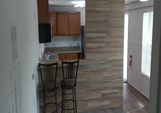 Photo 1 of Manufactured home for sale at 6102 S Lakeside Hills Ct, Granbury, TX 76048 | MLS# 21238703 | Listing updated on 2026-09-30