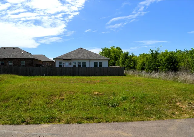 Land for sale at 311 Rike Rd, Mabank, TX 75147 | MLS# 21238725