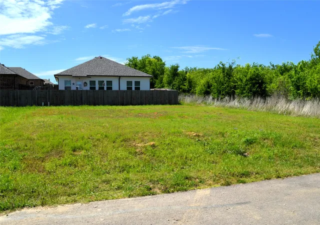 Photo 2 of Land for sale at 311 Rike Rd, Mabank, TX 75147 | MLS# 21238725 | Listing updated on 2026-10-03