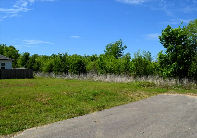 Photo 4 of Land for sale at 311 Rike Rd, Mabank, TX 75147 | MLS# 21238725 | Listing updated on 2026-10-03