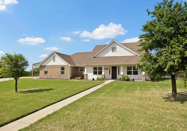 Homes for sale in Nevada, TX | 528 Hubbard Cir, Nevada, TX 75173 | MLS# 21238762