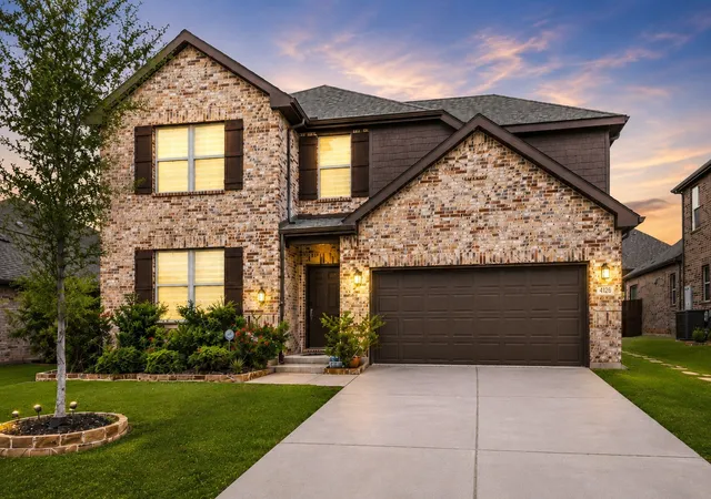 Photo 2 of Single family home for sale at 4126 Mountain Laurel Dr, Hickory Creek, TX 75065 | MLS# 21237993 | Listing updated on 2026-09-21