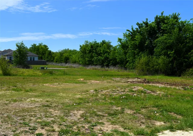 Photo 3 of Land for sale at 315 Paschall Blvd, Mabank, TX 75147 | MLS# 21238827 | Listing updated on 2026-10-03