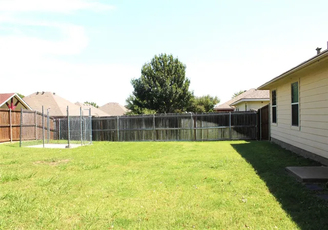 Photo 4 of Single family home for sale at 118 Scarlet Vw, Anna, TX 75409 | MLS# 21238834 | Listing updated on 2026-08-03